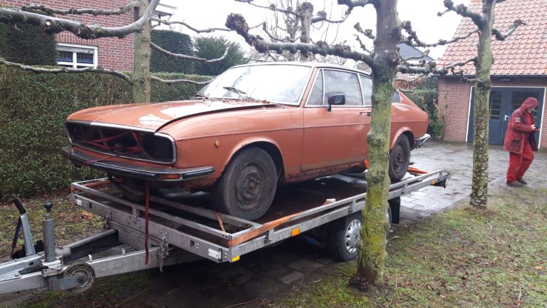 Audi-100-Coupe-C1-1972-restoration.